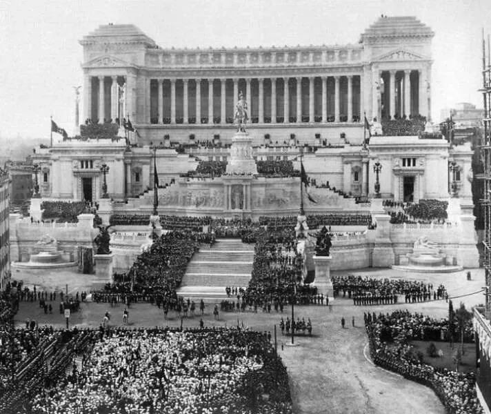 Beaute intemporelle larchitecture qui fait resonner le passe - #43 Monument National Victor Emmanuel II, Rome – Construit de 1885 à 1935, Inauguré en 1911 Beaute intemporelle larchitecture qui fait resonner le passe - #43 Monument National Victor Emmanuel II, Rome – Construit de 1885 à 1935, Inauguré en 1911