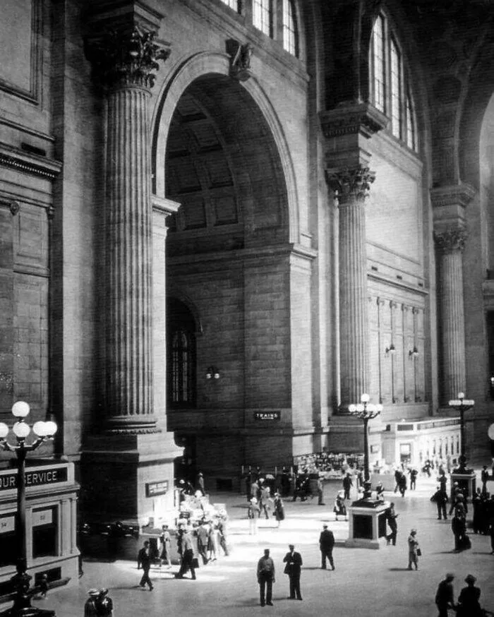 Beaute intemporelle larchitecture qui fait resonner le passe - #49 Intérieur de l’Ancienne Pennsylvania Station, New York – Ouverte en 1910, Démolie en 1963 Beaute intemporelle larchitecture qui fait resonner le passe - #49 Intérieur de l’Ancienne Pennsylvania Station, New York – Ouverte en 1910, Démolie en 1963