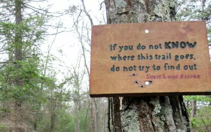 Choses effrayantes trouvees au fond des bois - #23 Sur un sentier dans la forêt d’État de Bald Eagle, Pennsylvanie