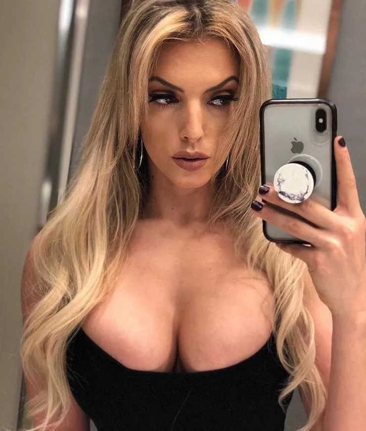 Selfies that bring the heat - #19 