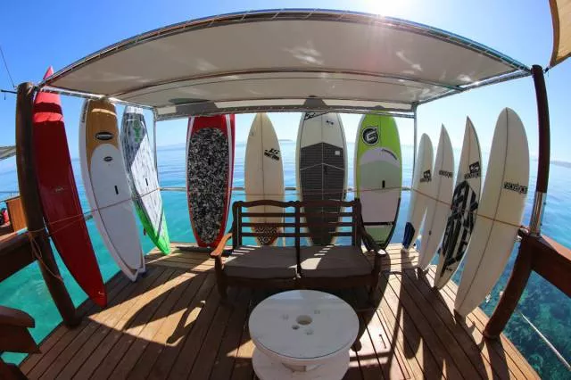 Floating bar and pizzeria in fiji - #12 