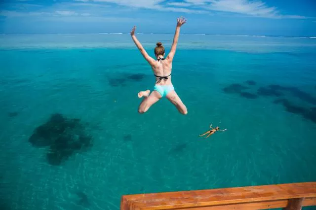 Floating bar and pizzeria in fiji - #15 