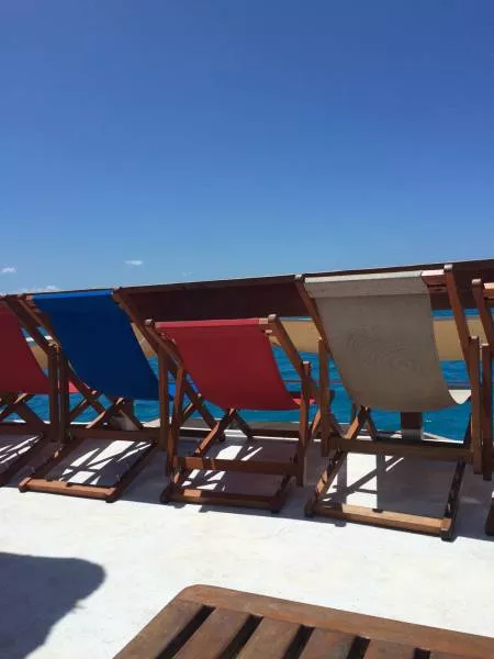 Floating bar and pizzeria in fiji - #24 