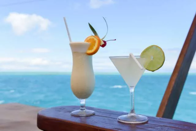 Floating bar and pizzeria in fiji - #35 
