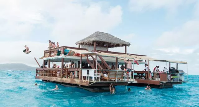 Floating bar and pizzeria in fiji - #36 