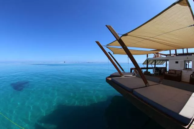 Floating bar and pizzeria in fiji - #4 