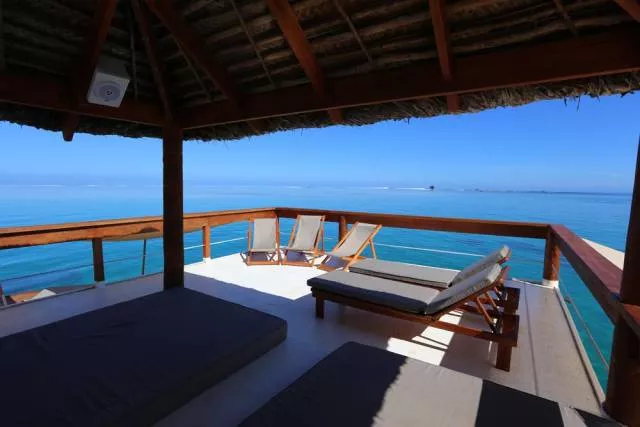 Floating bar and pizzeria in fiji - #6 