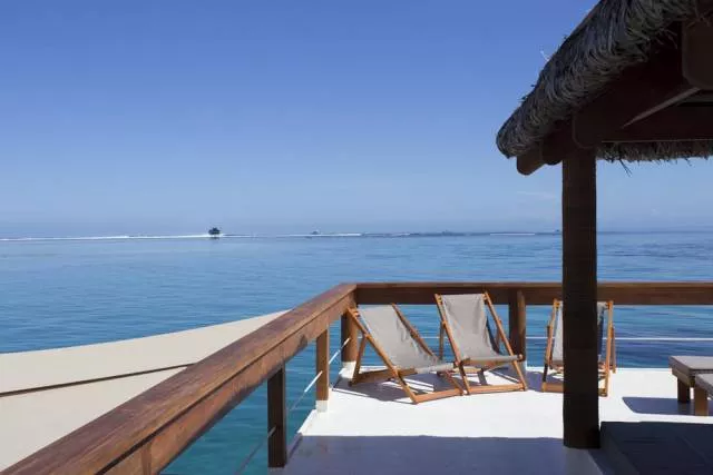 Floating bar and pizzeria in fiji - #7 