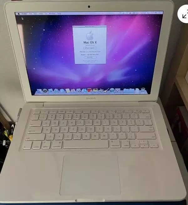 Throwback trends that vanished without a trace - #12 That white MacBook turned yellow faster than milk Throwback trends that vanished without a trace - #12 That white MacBook turned yellow faster than milk