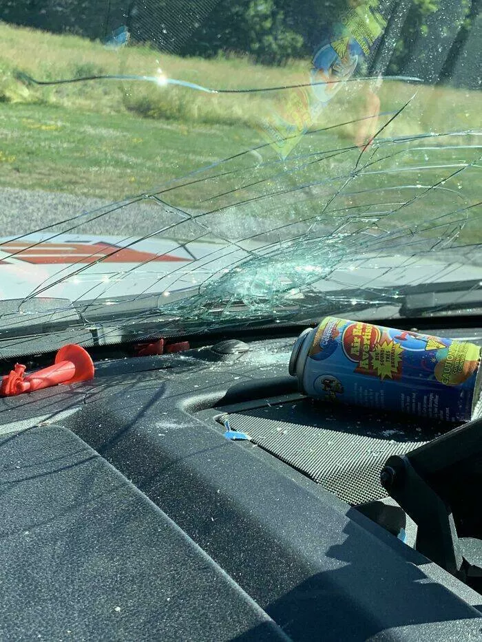 Oublis epiques qui ont rapidement degenere - #16 J’ai laissé un cornet de chantier dans le soleil sur le tableau de bord de mon camion