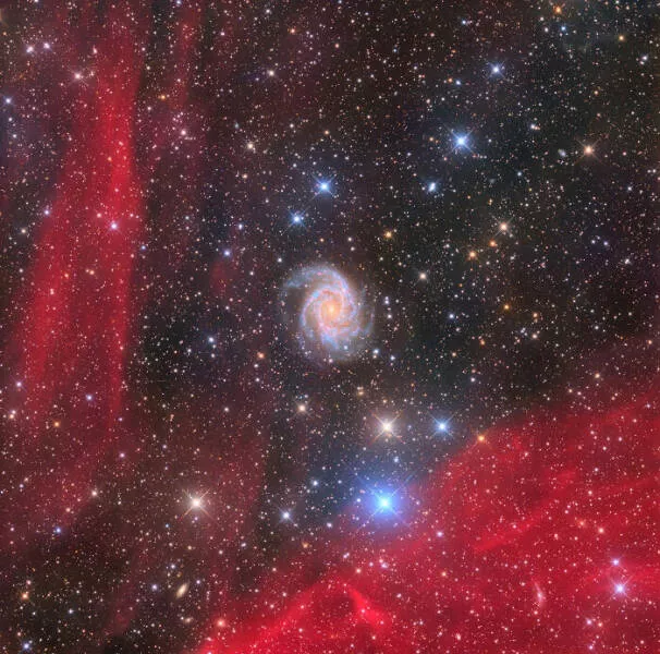 Voyage visuel a travers les merveilles cosmiques de lunivers - #6 Splendeur spirale de la galaxie NGC 2997 dans l’Antlia