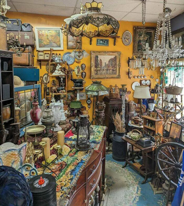 Rare retro finds that finally get the attention they deserve - #27 Cleaning Out Grandpa’s Antique Shop After His Passing Rare retro finds that finally get the attention they deserve - #27 Cleaning Out Grandpa’s Antique Shop After His Passing