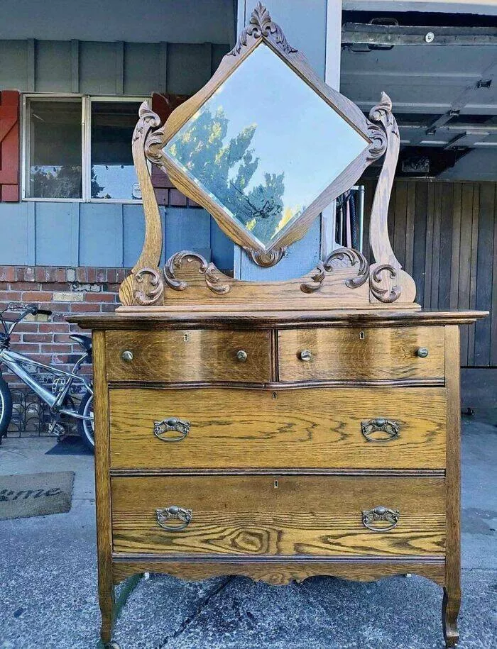 Rare retro finds that finally get the attention they deserve - #31 Is This Dresser A Valuable Antique Or A Regrettable Purchase? Rare retro finds that finally get the attention they deserve - #31 Is This Dresser A Valuable Antique Or A Regrettable Purchase?