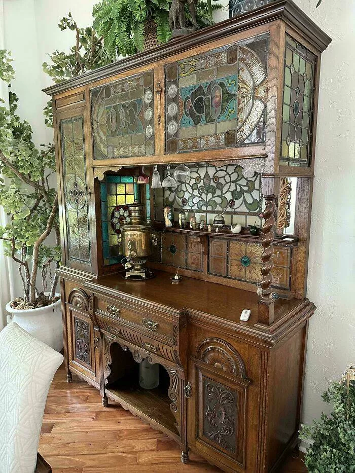 Tresors vintage remis en lumiere pour les passionnes dobjets retro - #4 Quelqu’un connaît ce meuble-bar ancien ? Tresors vintage remis en lumiere pour les passionnes dobjets retro - #4 Quelqu’un connaît ce meuble-bar ancien ?