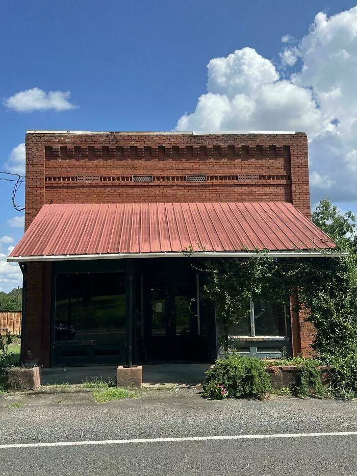 Rare retro finds that finally get the attention they deserve - #5 Restoring a Century-Old General Store to Life