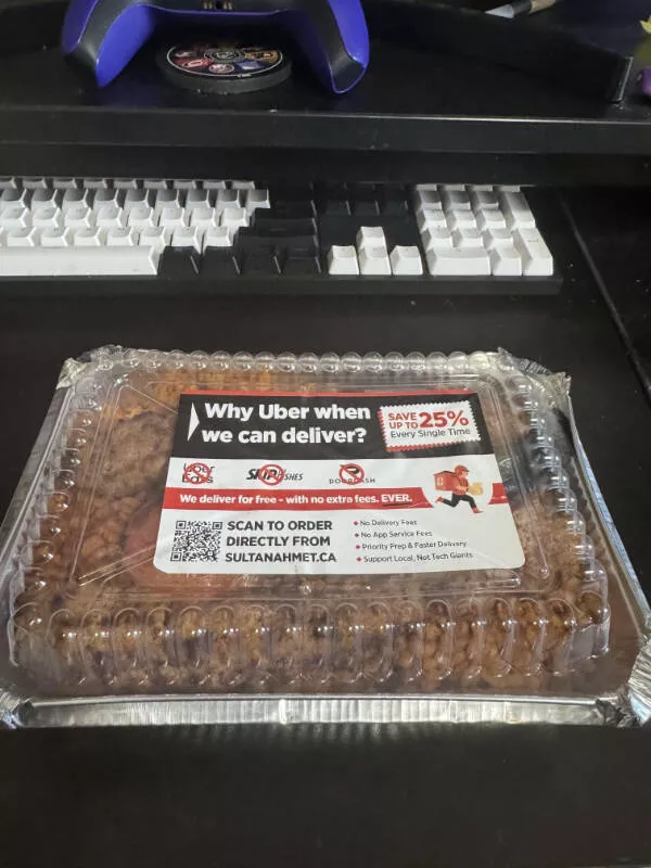 Captivating moments frozen in time - #2 This restaurant sticks a note on every UberEats order telling you not to use UberEats—plot twist! Captivating moments frozen in time - #2 This restaurant sticks a note on every UberEats order telling you not to use UberEats—plot twist!