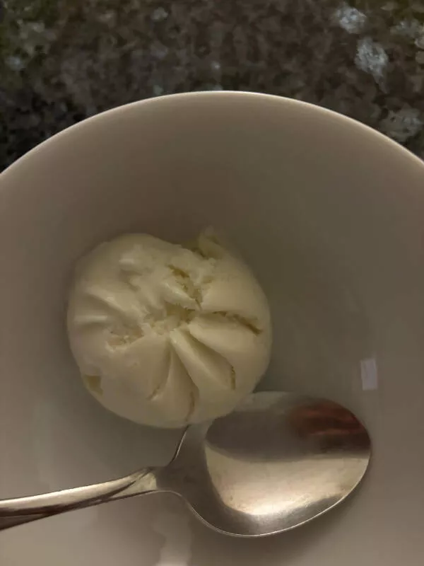 Captivating moments frozen in time - #3 My ice cream scoop looks suspiciously like a steamed bun. Captivating moments frozen in time - #3 My ice cream scoop looks suspiciously like a steamed bun.
