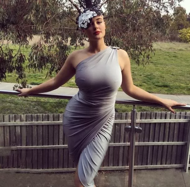Cette robe fait tourner toutes les tetes - #24 
