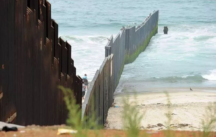 Picdump 1065 - #61 Where Pacific waves meet a divided shore—Tijuana to San Diego