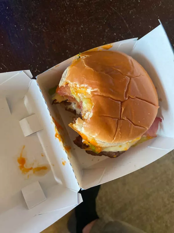 Quand le livreur devient acteur de comedie - #20 Repas DQ entamé : le livreur Uber avait faim apparemment
