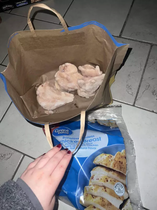 Quand le livreur devient acteur de comedie - #7 Poulet surgelé reçu en miettes après vol de courses sur le trajet
