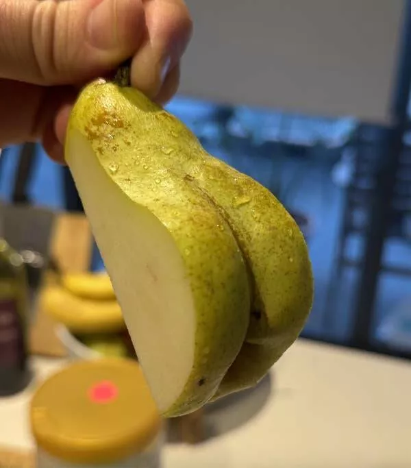 When madness meets masterful vision - #5 Pear slice posted like it won a Michelin star, seriously?