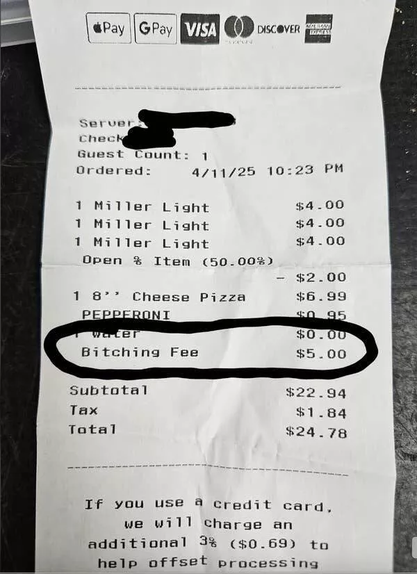When madness meets masterful vision - #6 Waiter fights back with a genius anti-rude-customer sign