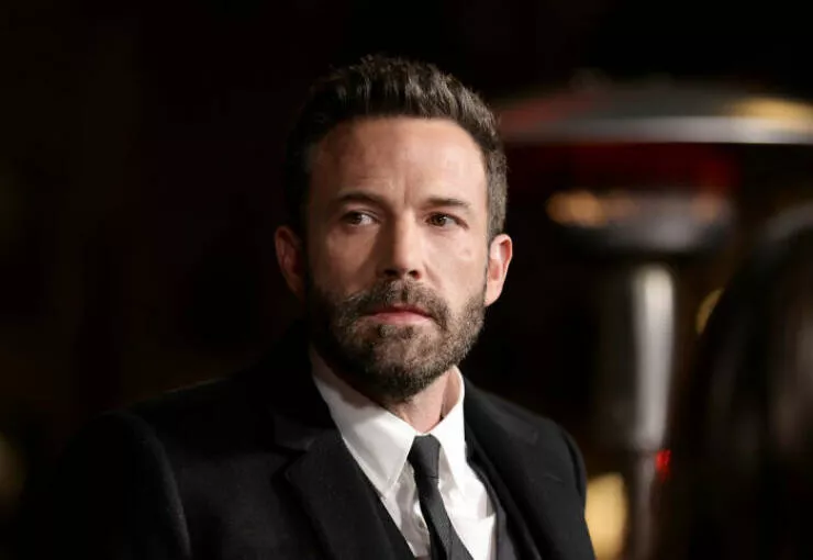 Famous people who live shockingly frugal lives - #3 Ben Affleck skips pricey kicks, walks like a regular guy