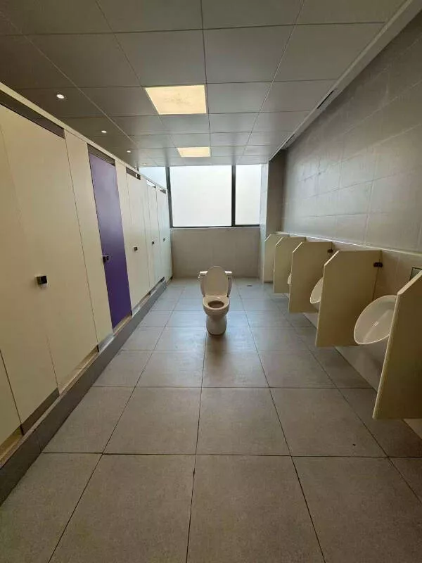 Photos that make you wonder what happened - #13 