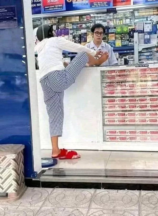 Photos that make you wonder what happened - #6 