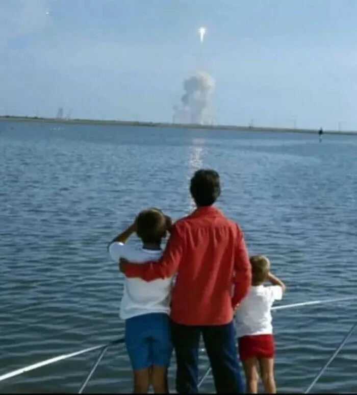 Trop bizarre pour etre ignore trop cool pour rater ca - #36 La famille d’Armstrong regarde son pas sur la Lune à la télé d’époque