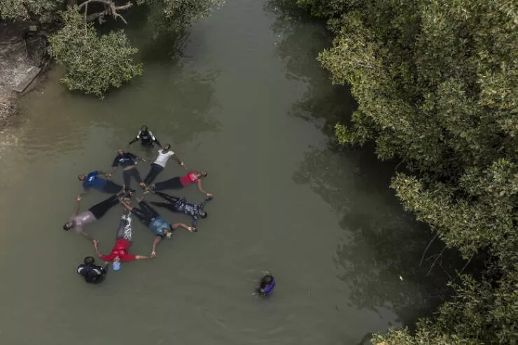 Spectacular images of the 2025 mangrove photography awards - #11 Rangers in action: protecting those who protect endangered species