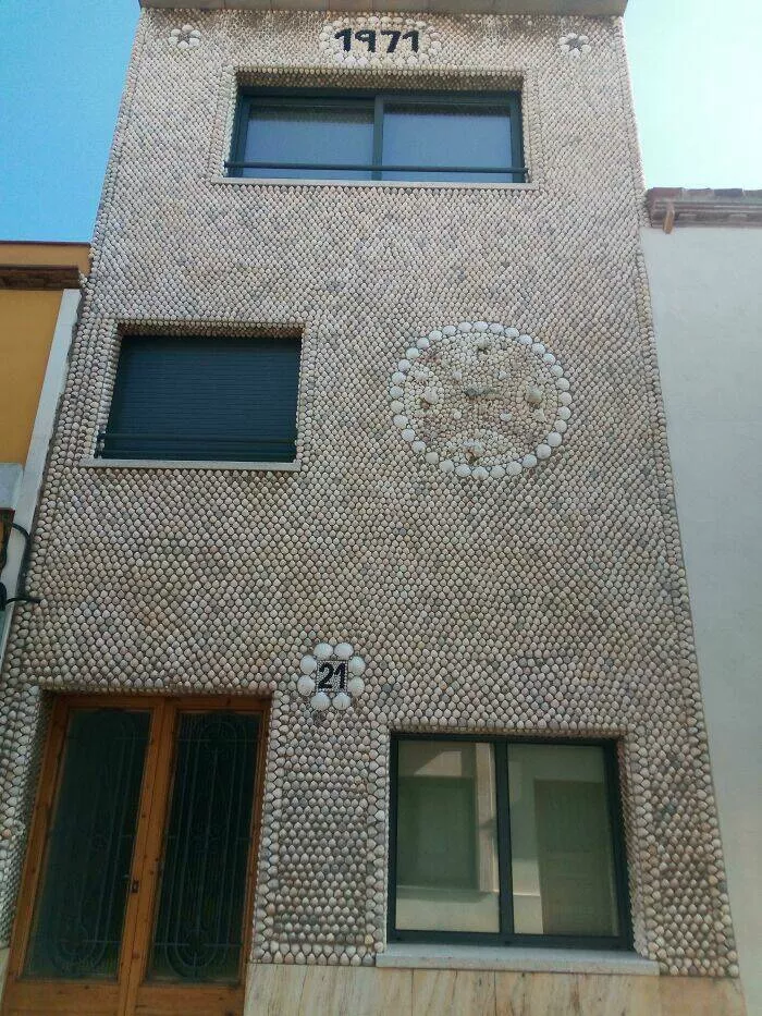 Cool gems from every corner of the globe internets hidden treasures - #35 Spanish seaside house dressed in shells, ocean’s mosaic masterpiece