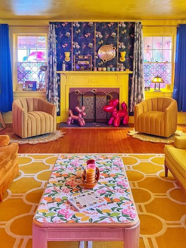 Maximalist rooms that exploded with color in the best way where chaos meets character - #14 
