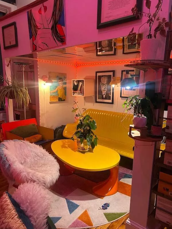 Interieurs maximalistes qui explosent de couleurs le chic du desordre organise - #15 
