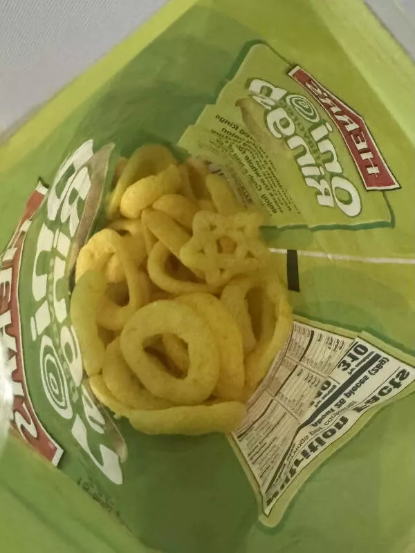 Photos that are just too cool to scroll past - #2 A pentagram-shaped chip found in a bag of Herr's