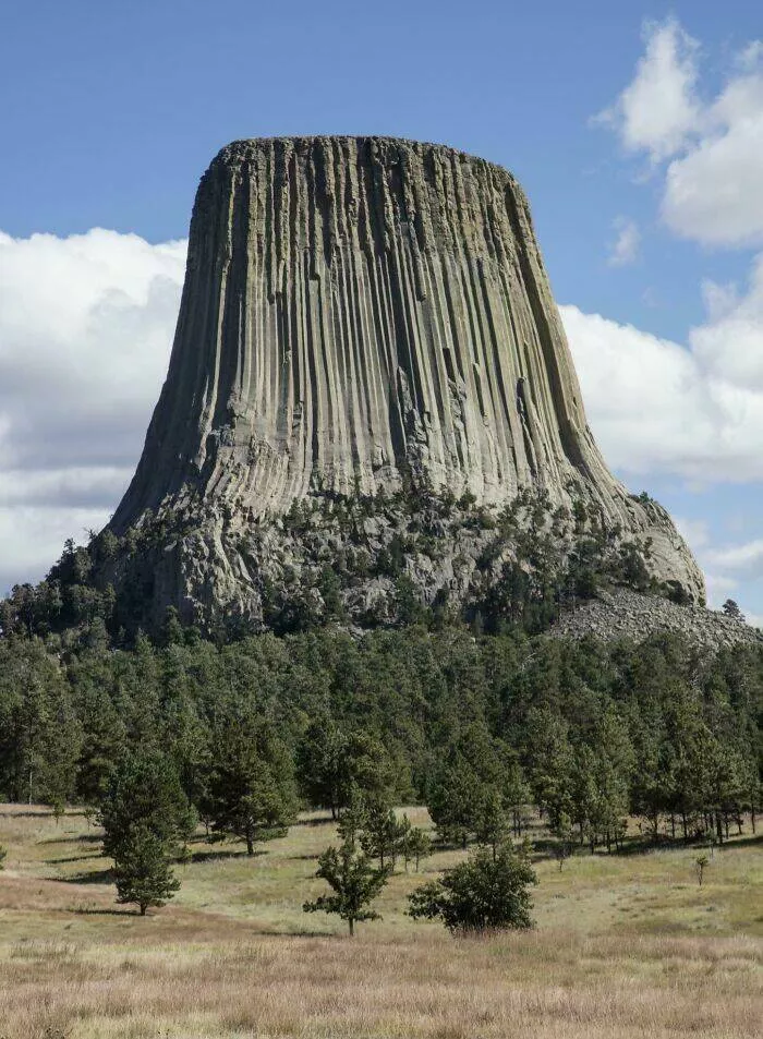 Fascination geographique les merveilles de la terre - #10 Le Devil's Tower, un impressionnant monolithe de 5112 pieds