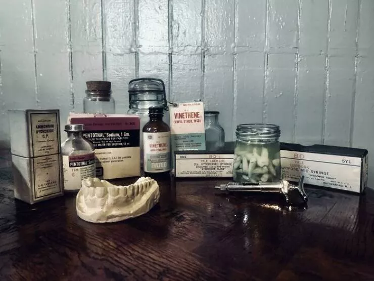 Timeless moments ordinary days in the 50s - #25 A dentist's starter kit, a relic from 1950