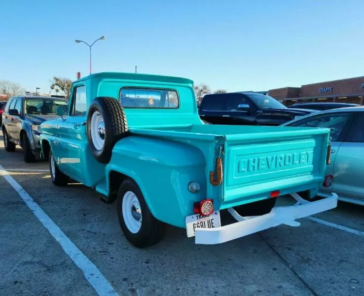 Instants eternels la vie ordinaire des annees 50 - #32 Un camion de 1956, comme neuf, sorti du temps