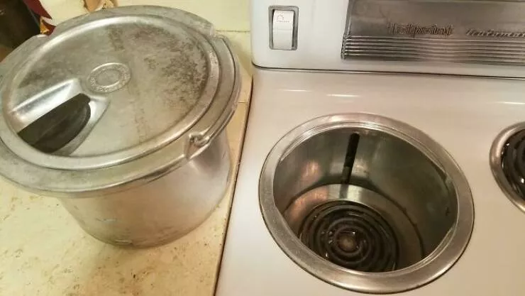Timeless moments ordinary days in the 50s - #5 Built-in soup pot: a 1950s kitchen innovation