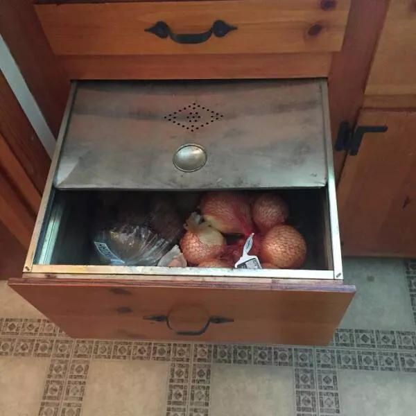 Timeless moments ordinary days in the 50s - #9 A 1959 kitchen's ingenious potato drawer