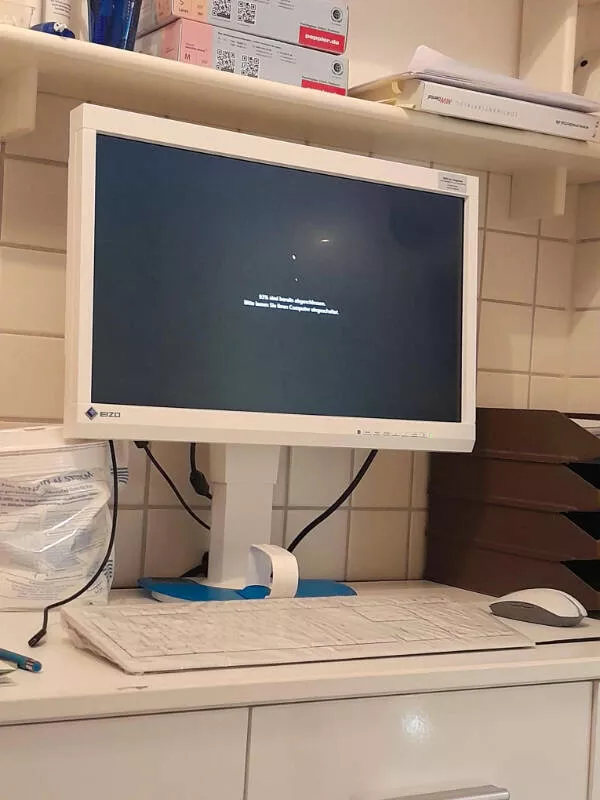 When everything goes wrong - #12 A Windows update delays my dental x-ray by 30 minutes When everything goes wrong - #12 A Windows update delays my dental x-ray by 30 minutes