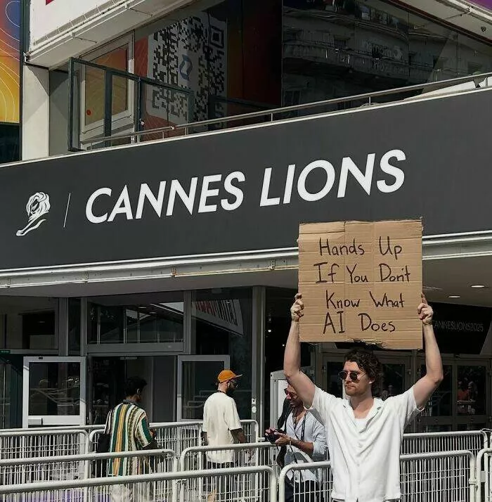 The dude with the sign his best messages - #21 