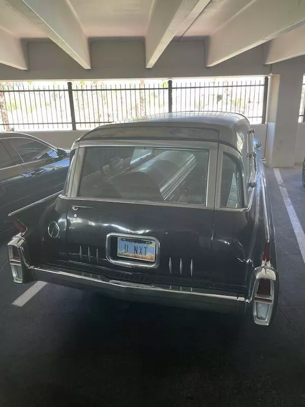 Intriguing photos a gallery of captivating shots - #10 A car with a coffin in the back at my gym
