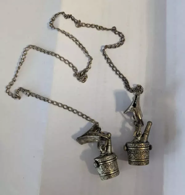 Mysterious finds the web couldnt ignore - #16 A metal chain with decorative clips and jewels Mysterious finds the web couldnt ignore - #16 A metal chain with decorative clips and jewels