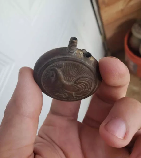 Mysterious finds the web couldnt ignore - #4 An unidentified object that looks like a keychain Mysterious finds the web couldnt ignore - #4 An unidentified object that looks like a keychain