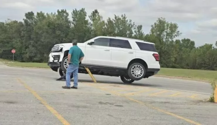 Car fails a gallery of bad luck on wheels - #10 
