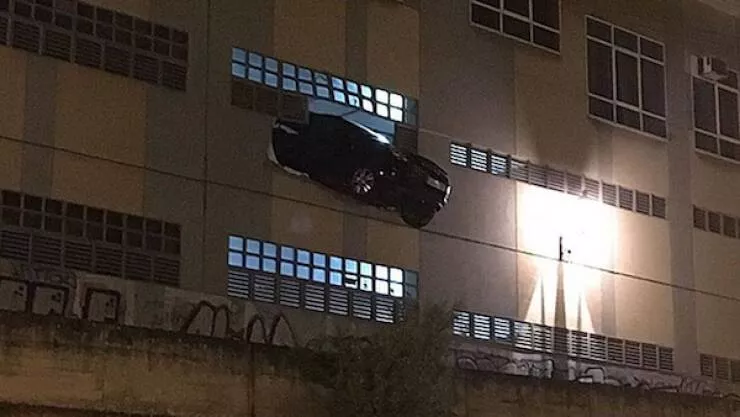 Car fails a gallery of bad luck on wheels - #11 