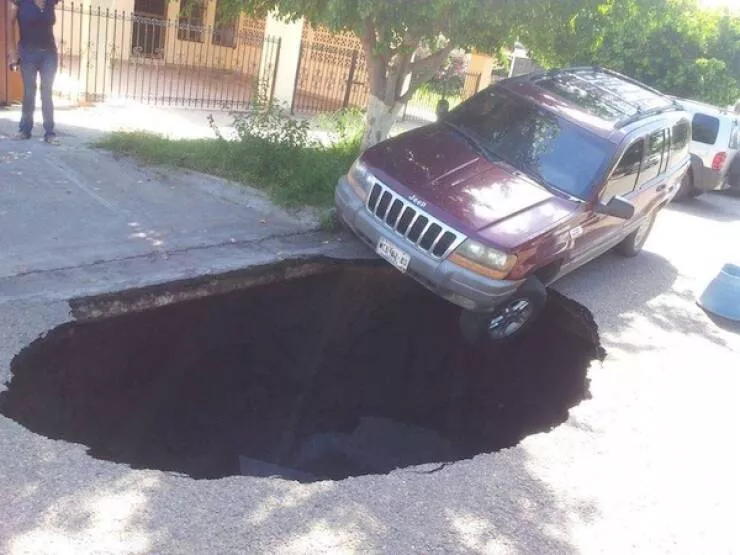 Car fails a gallery of bad luck on wheels - #22 