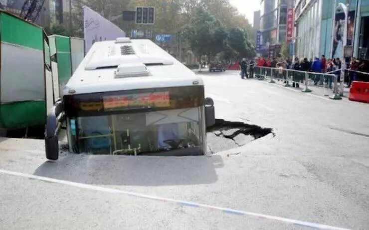 Car fails a gallery of bad luck on wheels - #25 